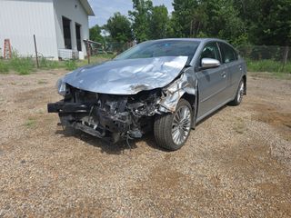 2017 Toyota Avalon Limited - Exterior Front Left Corner Image